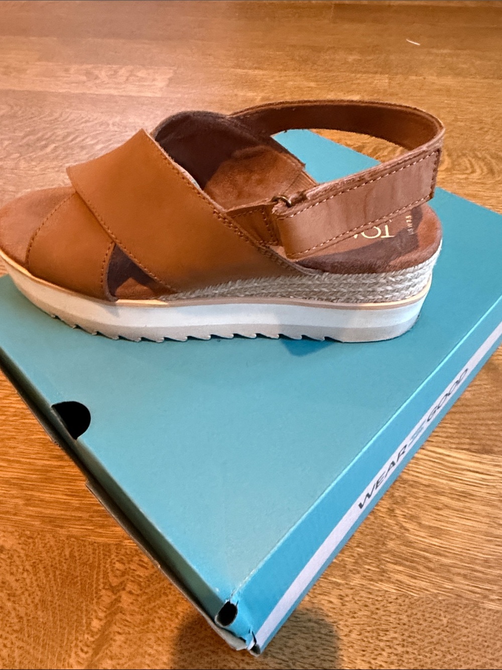 TOMS Tan Leather Crisscross Platform Sandals - Picture 9 of 11